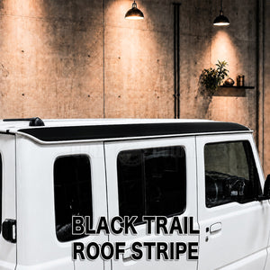 ジムニーノマド JC74WのルーフサイドにBLACK TRAIL ROOF STRIPEを装着したマットブラックルーフストライプの拡大イメージ
