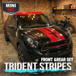BMW MINI ペースマン R61の純正ストライプをさらに改善し精度をあげたストライプのフロントからのショット, 背景はレンガの背景にバイクがうっている